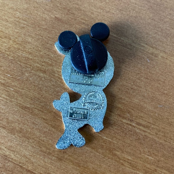 Disney Orange Bird Pin - Picture 2 of 3